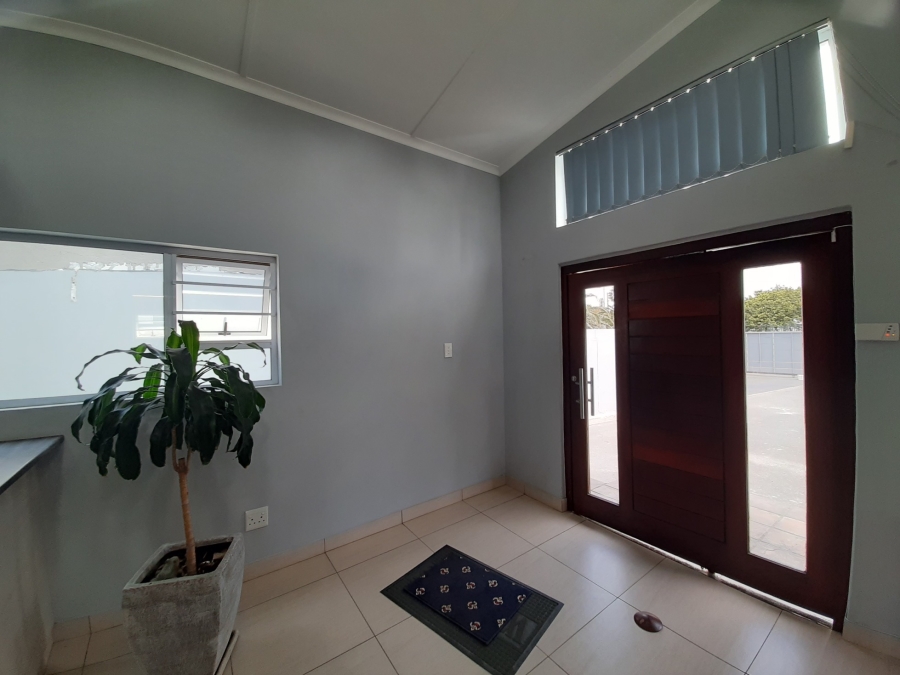 To Let commercial Property for Rent in Beacon Bay Eastern Cape